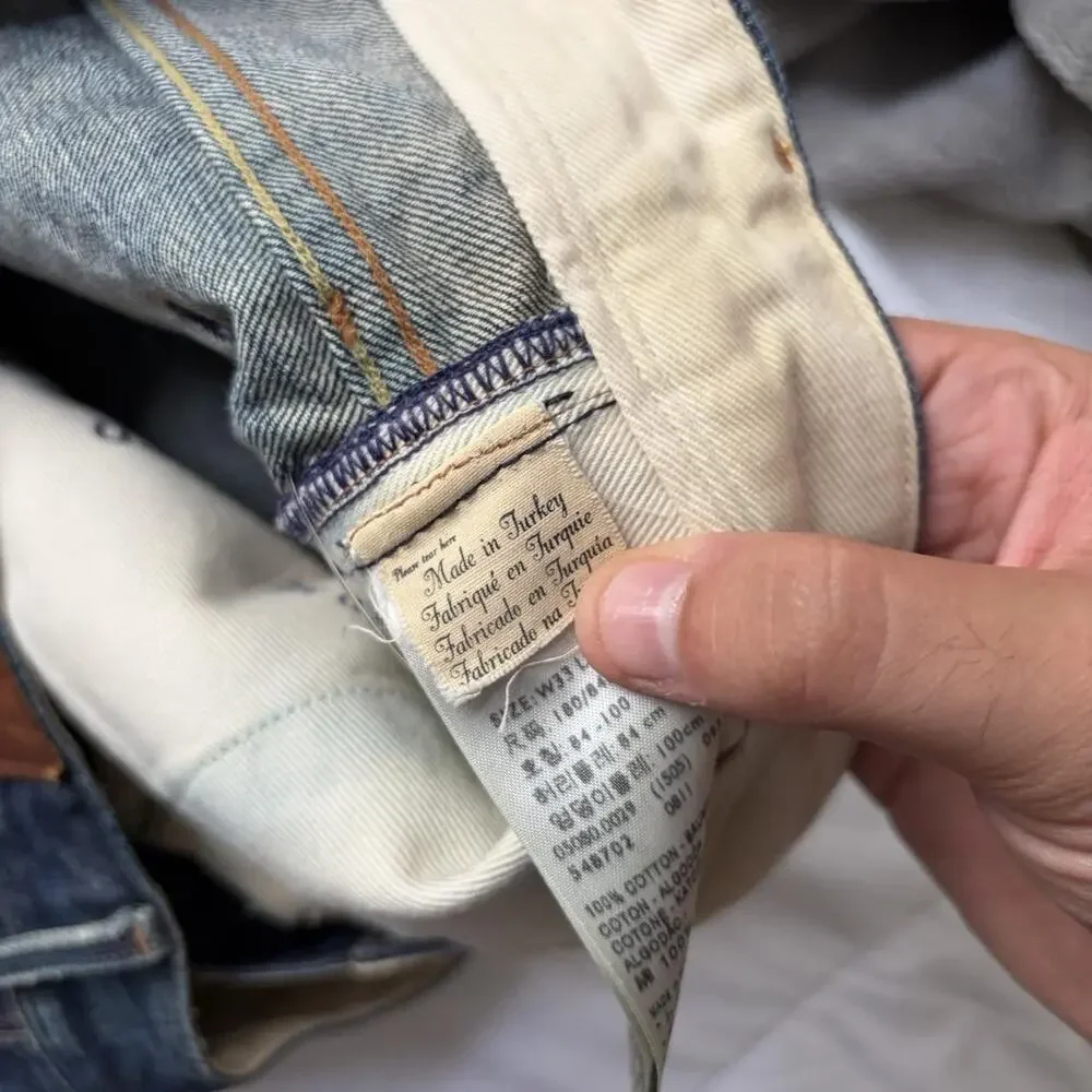 Levis levis made